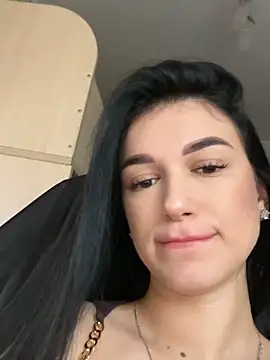 Snapshot of Julietta_a chatting on 11/07/25, 07:52 Julietta a online show from 11/07/25, 07:52