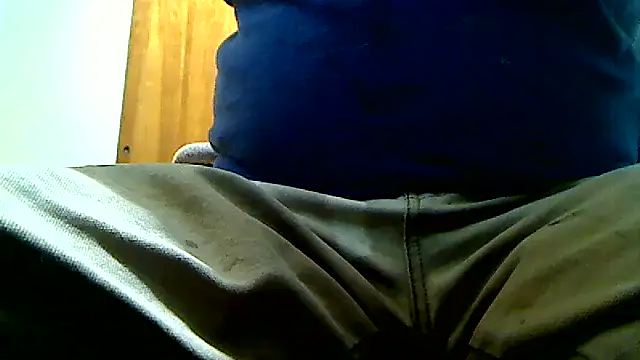 Snapshot of markluvskitty chatting on 10/24/25, 12:12 markluvskitty online show from 10/24/25, 12:12