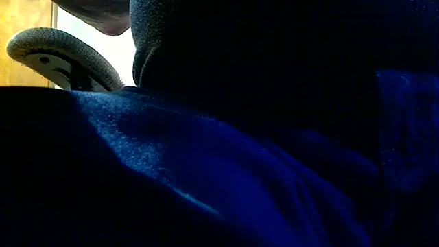 Snapshot of markluvskitty chatting on 04/21/26, 12:44 markluvskitty online show from 04/21/26, 12:44