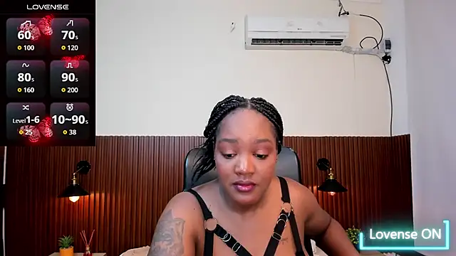 Snapshot of chanel_brunette chatting on 11/16/25, 06:46 chanel brunette online show from 11/16/25, 06:46