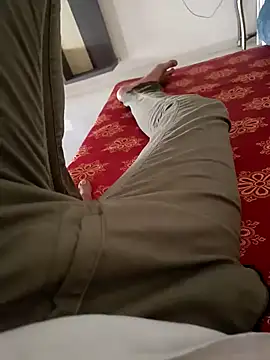 Snapshot of HeftyTheory7 chatting on 11/10/25, 10:47 HeftyTheory7 online show from 11/10/25, 10:47