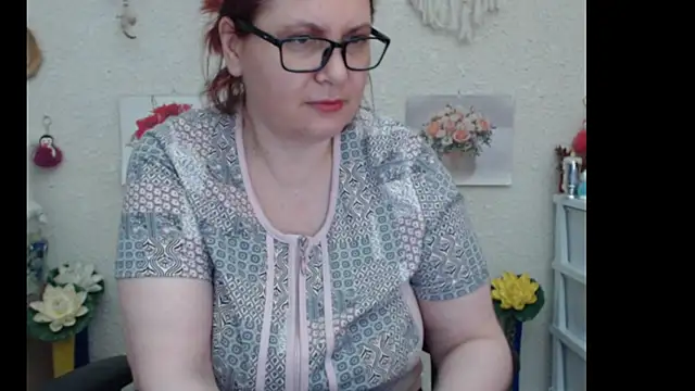 Snapshot of PlayfullMature chatting on 09/22/25, 09:00 PlayfullMature online show from 09/22/25, 09:00