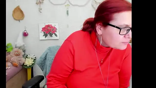 Snapshot of PlayfullMature chatting on 09/27/25, 12:48 PlayfullMature online show from 09/27/25, 12:48