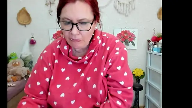 Snapshot of PlayfullMature chatting on 09/27/25, 06:57 PlayfullMature online show from 09/27/25, 06:57