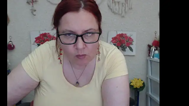 Snapshot of PlayfullMature chatting on 09/29/25, 12:10 PlayfullMature online show from 09/29/25, 12:10