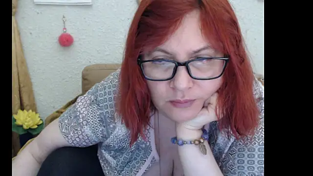 Snapshot of PlayfullMature chatting on 10/10/25, 01:10 PlayfullMature online show from 10/10/25, 01:10