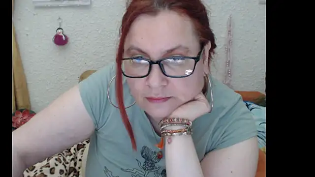 Snapshot of PlayfullMature chatting on 10/22/25, 11:32 PlayfullMature online show from 10/22/25, 11:32