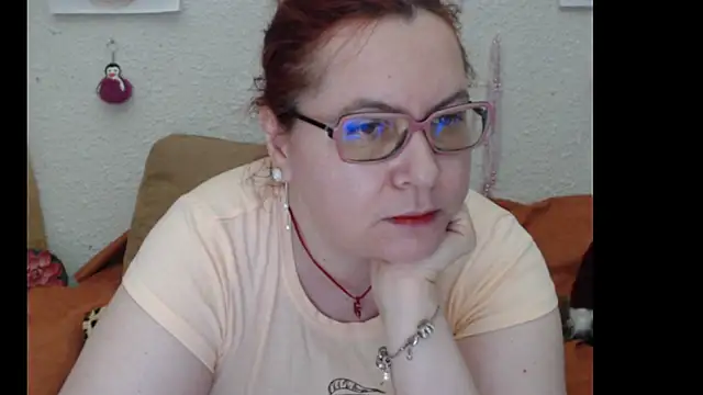 Snapshot of PlayfullMature chatting on 10/28/25, 10:19 PlayfullMature online show from 10/28/25, 10:19