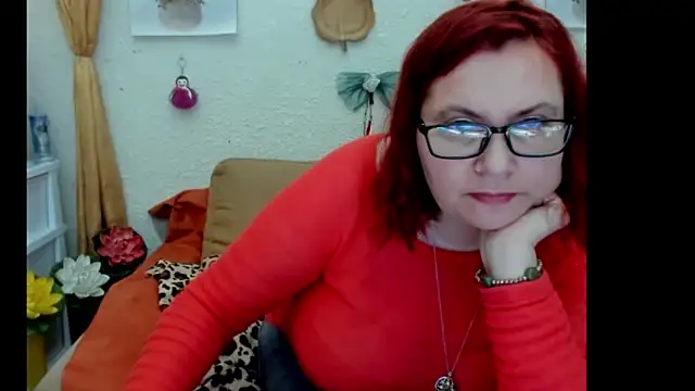 Snapshot of PlayfullMature chatting on 10/29/25, 03:14 PlayfullMature online show from 10/29/25, 03:14