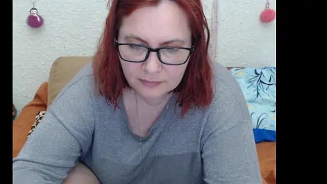 Snapshot of PlayfullMature chatting on 11/02/25, 04:42 PlayfullMature online show from 11/02/25, 04:42