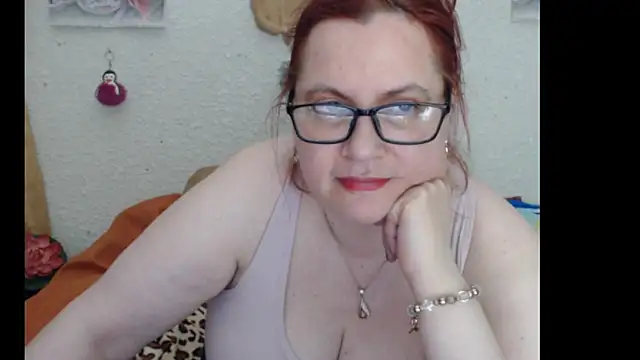 Snapshot of PlayfullMature chatting on 11/05/25, 05:57 PlayfullMature online show from 11/05/25, 05:57