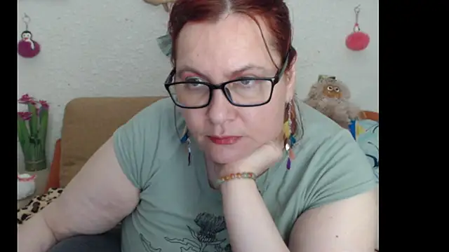 Snapshot of PlayfullMature chatting on 11/26/25, 09:27 PlayfullMature online show from 11/26/25, 09:27