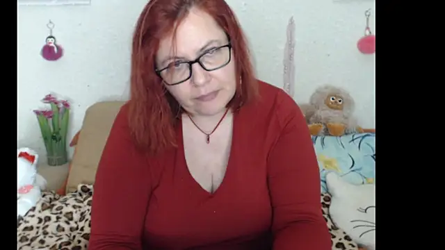 Snapshot of PlayfullMature chatting on 11/28/25, 06:21 PlayfullMature online show from 11/28/25, 06:21