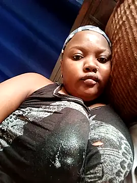 Snapshot of queennapal chatting on 03/11/26, 04:18 queennapal online show from 03/11/26, 04:18