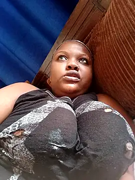 Snapshot of queennapal chatting on 03/28/26, 04:45 queennapal online show from 03/28/26, 04:45