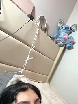 Snapshot of ThickerThanYoBitch chatting on 11/13/25, 04:17 ThickerThanYoBitch online show from 11/13/25, 04:17