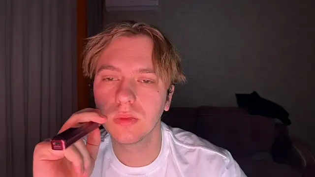 kiopiggy online show from 12/17/25, 04:35