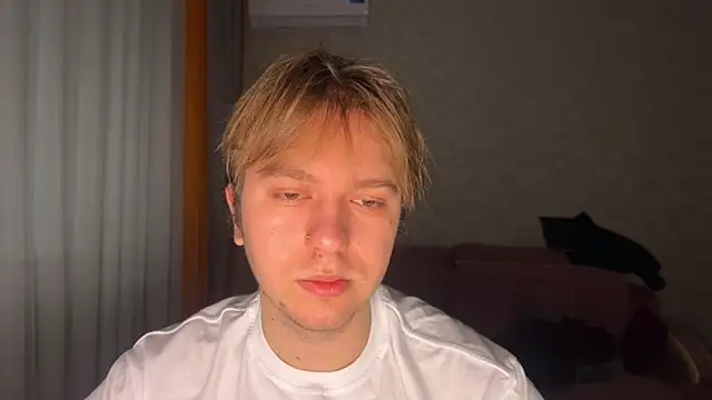 kiopiggy online show from 12/19/25, 05:25