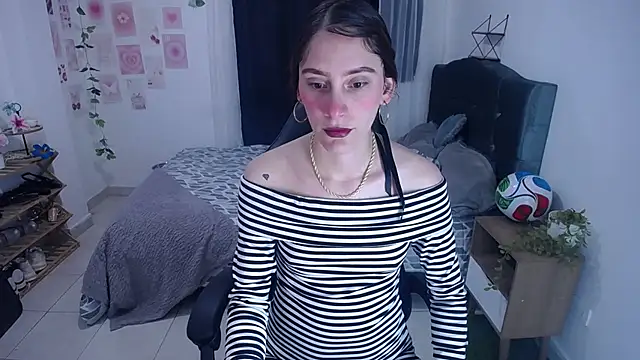 IsaBaileys  online show from 06/28/26, 08:15
