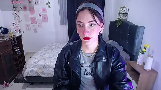 IsaBaileys  online show from 07/15/26, 05:02