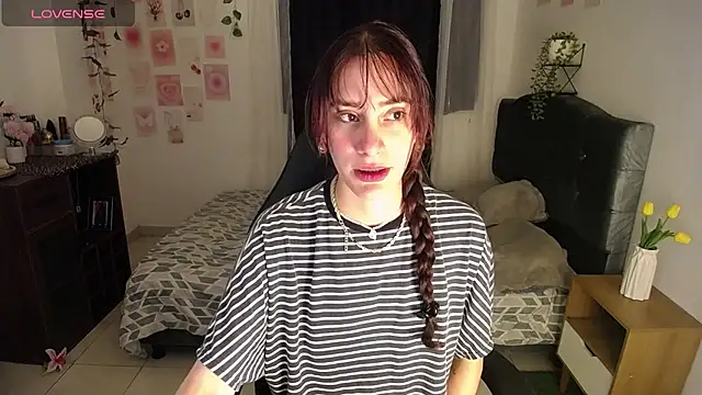 IsaBaileys  online show from 07/24/26, 11:36
