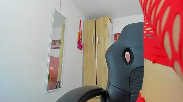 saralolo420 online show from 12/20/24, 06:13