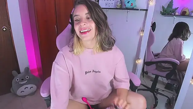 saralolo420 online show from 02/05/25, 04:37