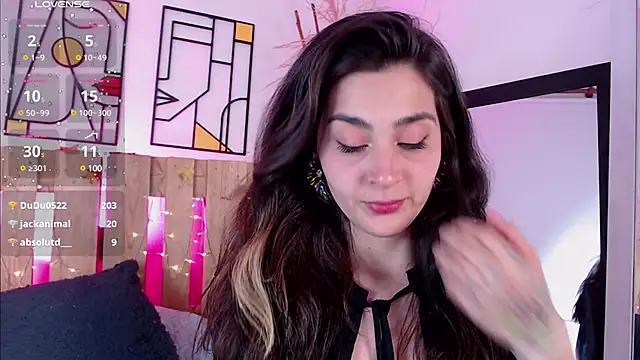 Snapshot of emily_amaya chatting on 03/11/25, 11:26 emily amaya online show from 03/11/25, 11:26