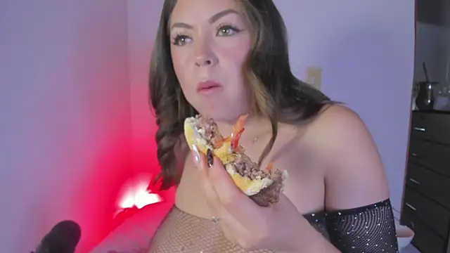 Snapshot of ale_blossom chatting on 10/12/25, 01:37 ale blossom online show from 10/12/25, 01:37