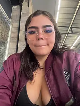 Snapshot of Chloemercury chatting on 11/27/25, 08:33 Chloemercury online show from 11/27/25, 08:33