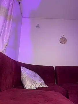 Snapshot of Chloemercury chatting on 12/16/25, 07:02 Chloemercury online show from 12/16/25, 07:02