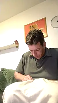 Snapshot of Knuffelstaaf123 chatting on 09/18/25, 11:18 Knuffelstaaf123 online show from 09/18/25, 11:18