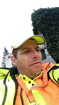 Snapshot of Knuffelstaaf123 chatting on 09/25/25, 12:31 Knuffelstaaf123 online show from 09/25/25, 12:31