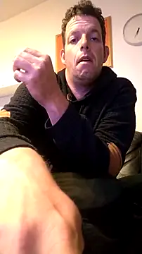 Snapshot of Knuffelstaaf123 chatting on 10/06/25, 04:32 Knuffelstaaf123 online show from 10/06/25, 04:32