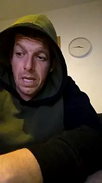 Snapshot of Knuffelstaaf123 chatting on 10/21/25, 03:57 Knuffelstaaf123 online show from 10/21/25, 03:57