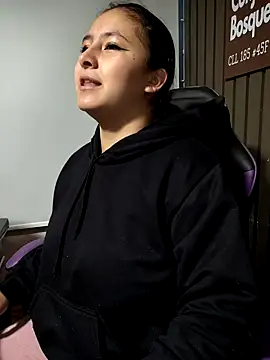 Snapshot of Cute_Penelope chatting on 11/27/25, 11:23 Cute Penelope online show from 11/27/25, 11:23