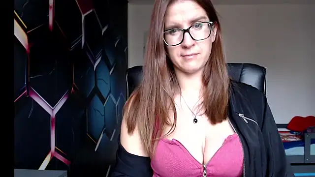 Snapshot of KayaRose chatting on 12/04/24, 11:19 KayaRose online show from 12/04/24, 11:19