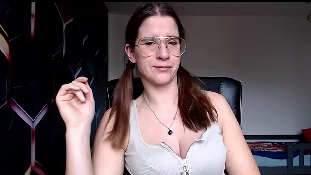 Snapshot of KayaRose chatting on 12/11/24, 08:15 KayaRose online show from 12/11/24, 08:15