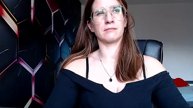 Snapshot of KayaRose chatting on 12/19/24, 10:13 KayaRose online show from 12/19/24, 10:13