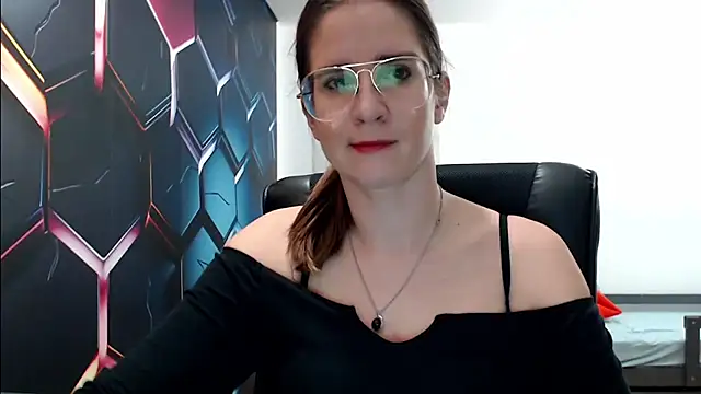 Snapshot of KayaRose chatting on 12/20/24, 04:04 KayaRose online show from 12/20/24, 04:04