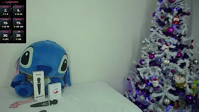 Snapshot of LauraSofia_Cam chatting on 12/08/24, 09:57 LauraSofia Cam online show from 12/08/24, 09:57