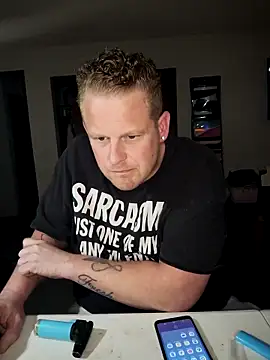 freshdez online show from 01/01/25, 03:23
