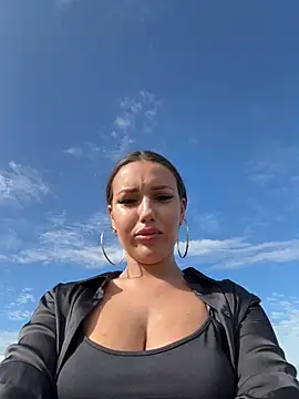 Syka0001 online show from 02/11/25, 08:37