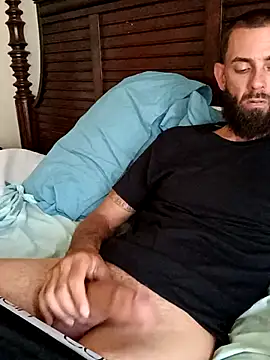 Snapshot of momentum2023 chatting on 09/24/25, 03:37 momentum2023 online show from 09/24/25, 03:37