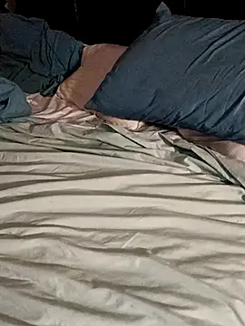 Snapshot of momentum2023 chatting on 09/26/25, 11:14 momentum2023 online show from 09/26/25, 11:14