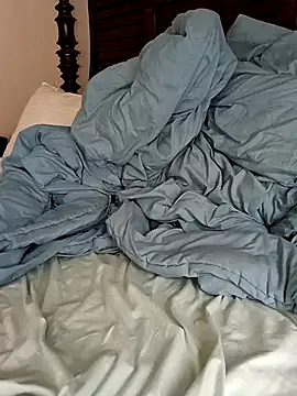 Snapshot of momentum2023 chatting on 09/30/25, 02:22 momentum2023 online show from 09/30/25, 02:22