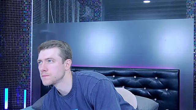 Snapshot of EthanPinkman chatting on 09/09/25, 04:12 EthanPinkman online show from 09/09/25, 04:12