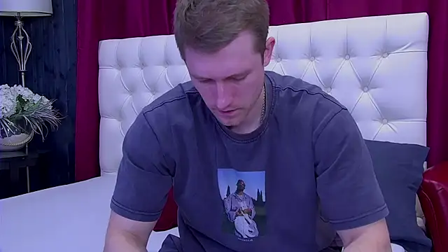 Snapshot of EthanPinkman chatting on 09/22/25, 04:36 EthanPinkman online show from 09/22/25, 04:36