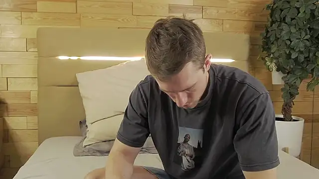 Snapshot of EthanPinkman chatting on 10/08/25, 04:43 EthanPinkman online show from 10/08/25, 04:43