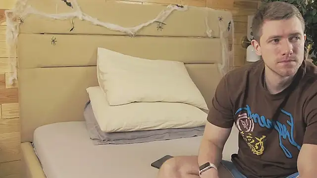 Snapshot of EthanPinkman chatting on 10/30/25, 04:14 EthanPinkman online show from 10/30/25, 04:14